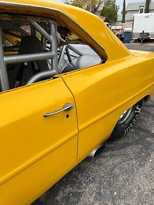 Chevrolet-Nova-1967-Yellow-2414-15