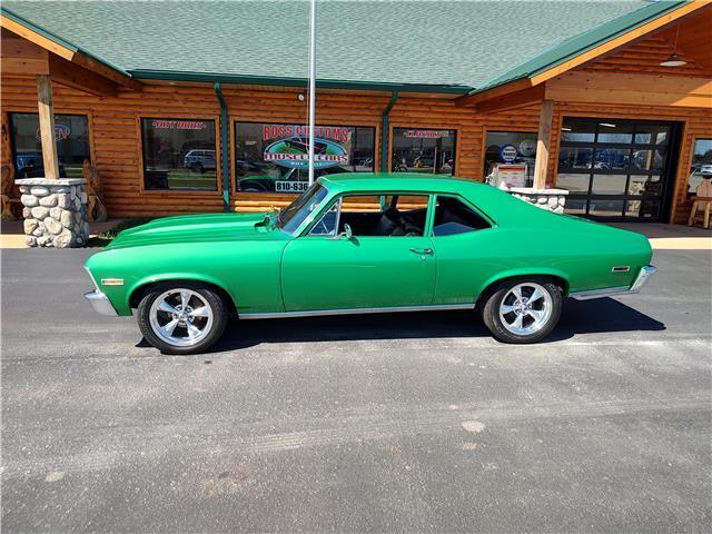 Chevrolet-Nova-1970-Green-Black-0-8