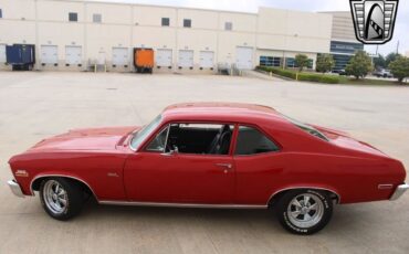 Chevrolet-Nova-1972-Red-Black-834-3