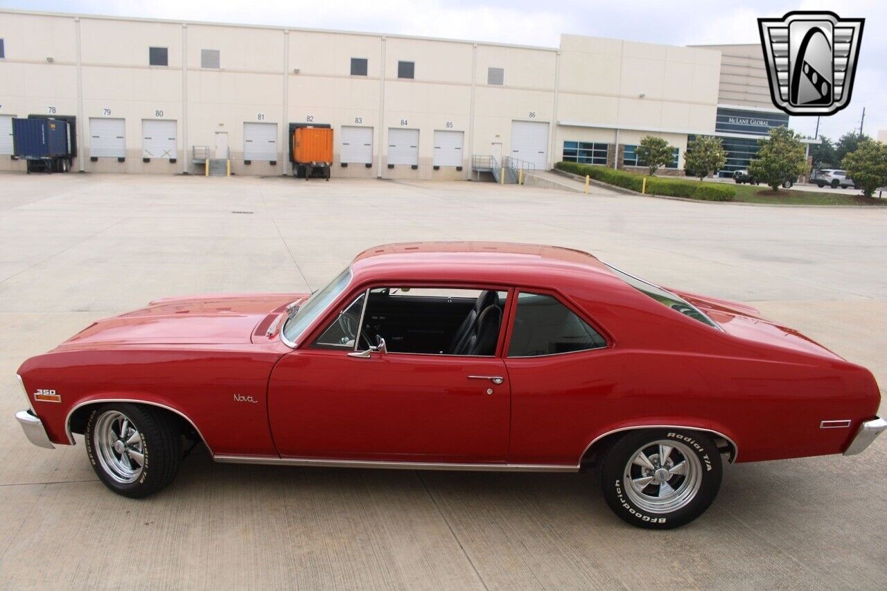 Chevrolet-Nova-1972-Red-Black-834-3