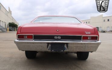 Chevrolet-Nova-1972-Red-Black-834-4