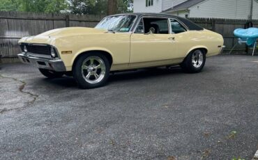 Chevrolet-Nova-1972-yellow-75639-1