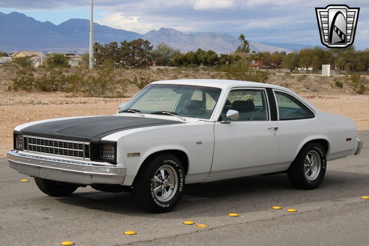 Chevrolet-Nova-1978-White-Black-6090-11