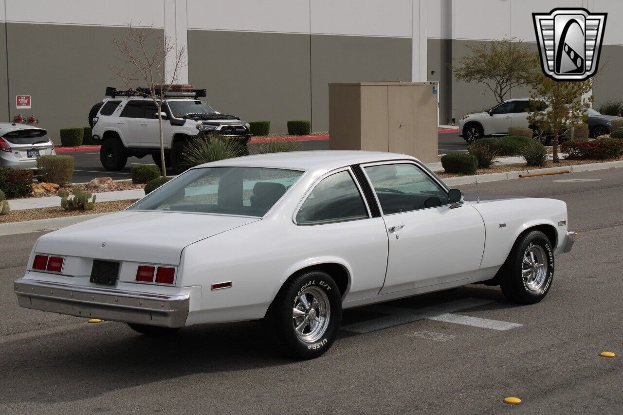 Chevrolet-Nova-1978-White-Black-6090-8