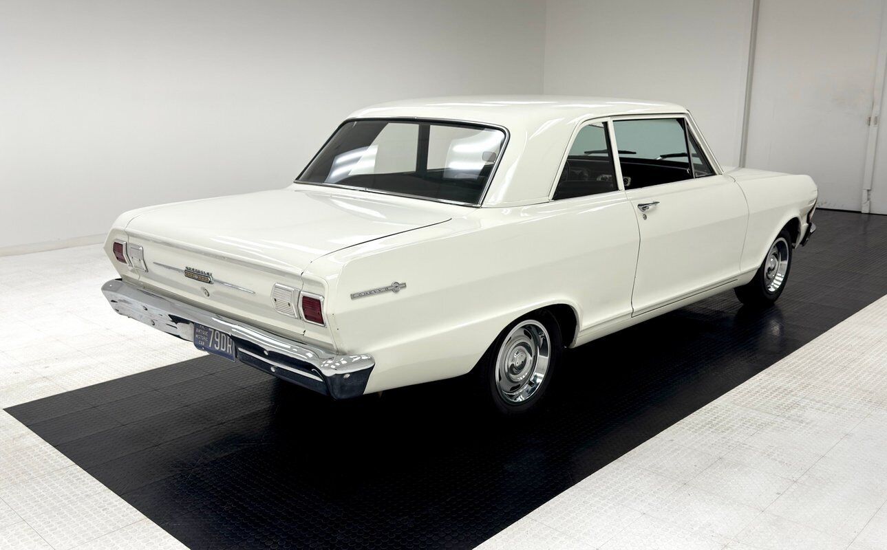 Chevrolet-Nova-Berline-1965-White-Black-117276-4