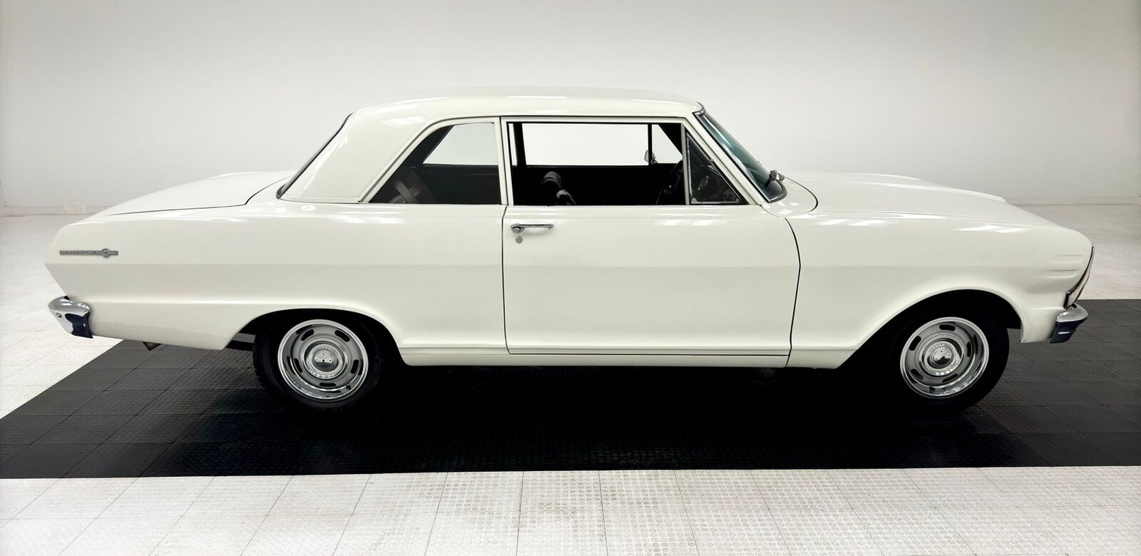 Chevrolet-Nova-Berline-1965-White-Black-117276-5