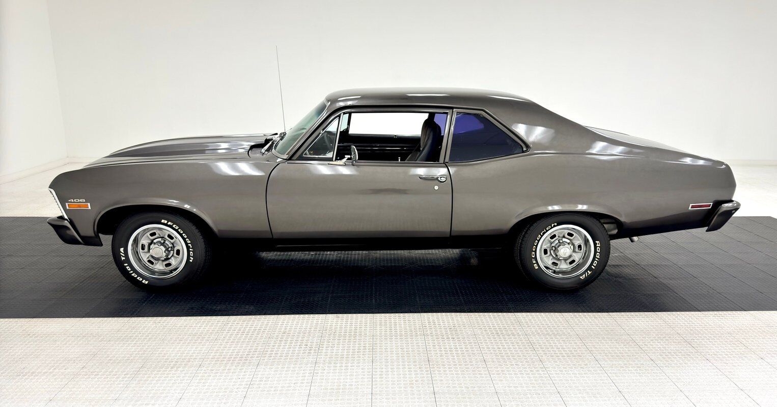 Chevrolet-Nova-Berline-1972-Gray-Black-71608-1