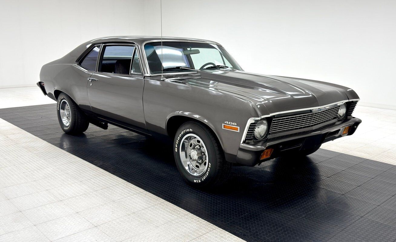 Chevrolet-Nova-Berline-1972-Gray-Black-71608-6