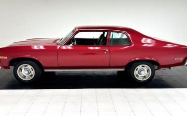 Chevrolet-Nova-Berline-1974-Red-Black-24589-1