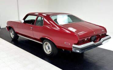 Chevrolet-Nova-Berline-1974-Red-Black-24589-2