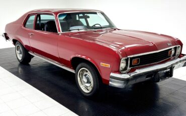 Chevrolet-Nova-Berline-1974-Red-Black-24589-6