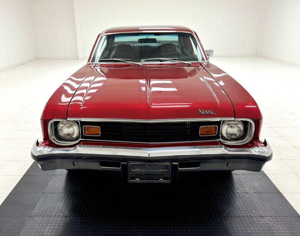 Chevrolet-Nova-Berline-1974-Red-Black-24589-7