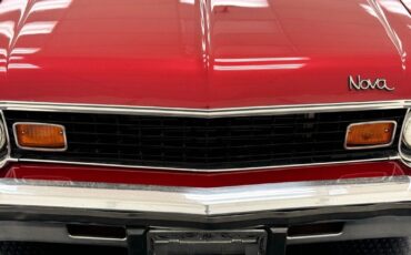 Chevrolet-Nova-Berline-1974-Red-Black-24589-8