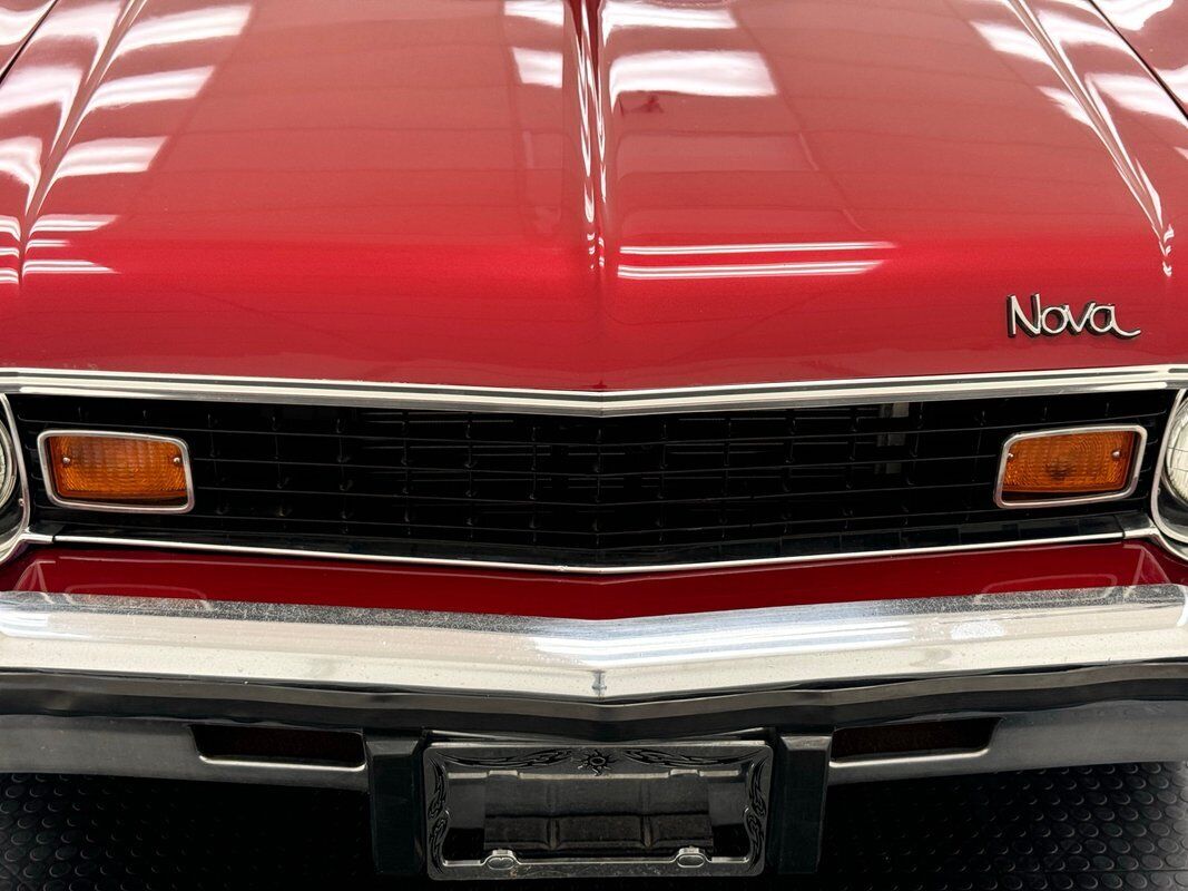 Chevrolet-Nova-Berline-1974-Red-Black-24589-8