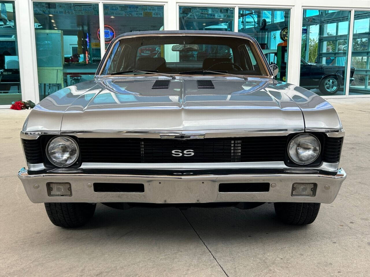 Chevrolet-Nova-Break-1970-Silver-Black-103679-1