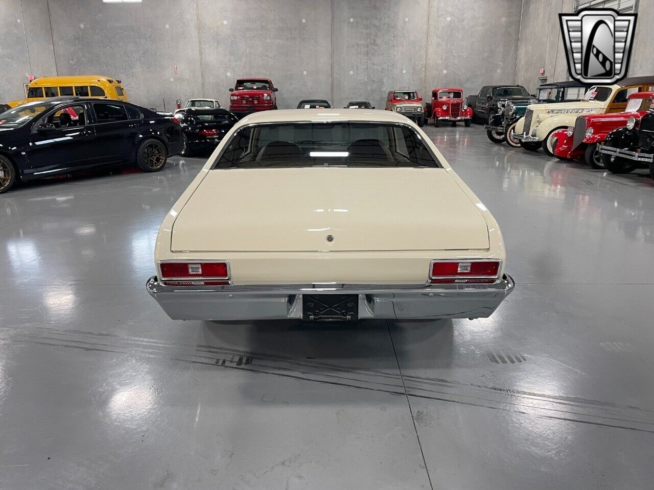 Chevrolet-Nova-Coupe-1972-Cream-Tan-10165-4