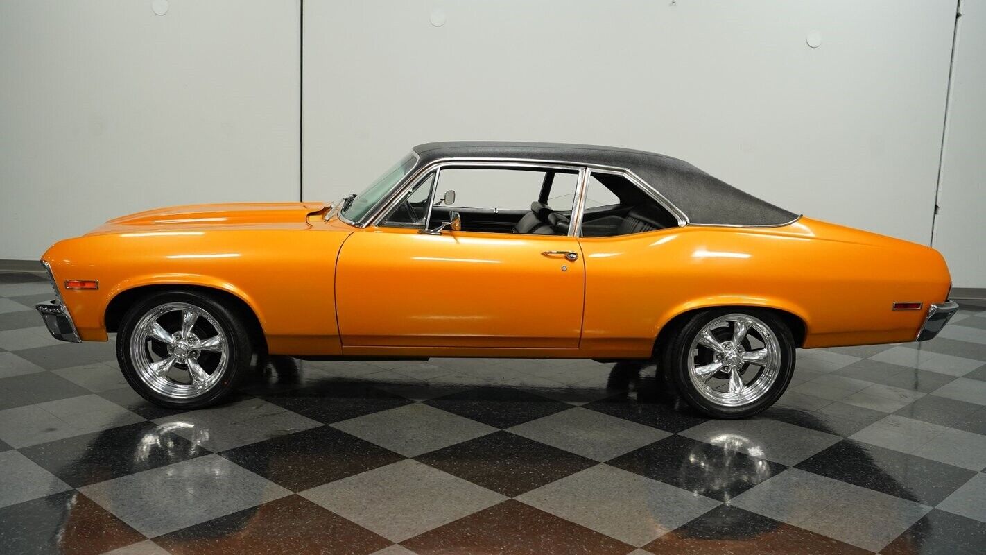 Chevrolet-Nova-Coupe-1972-Gold-Black-119621-2