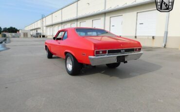 Chevrolet-Nova-Coupe-1972-Red-Black-164-8