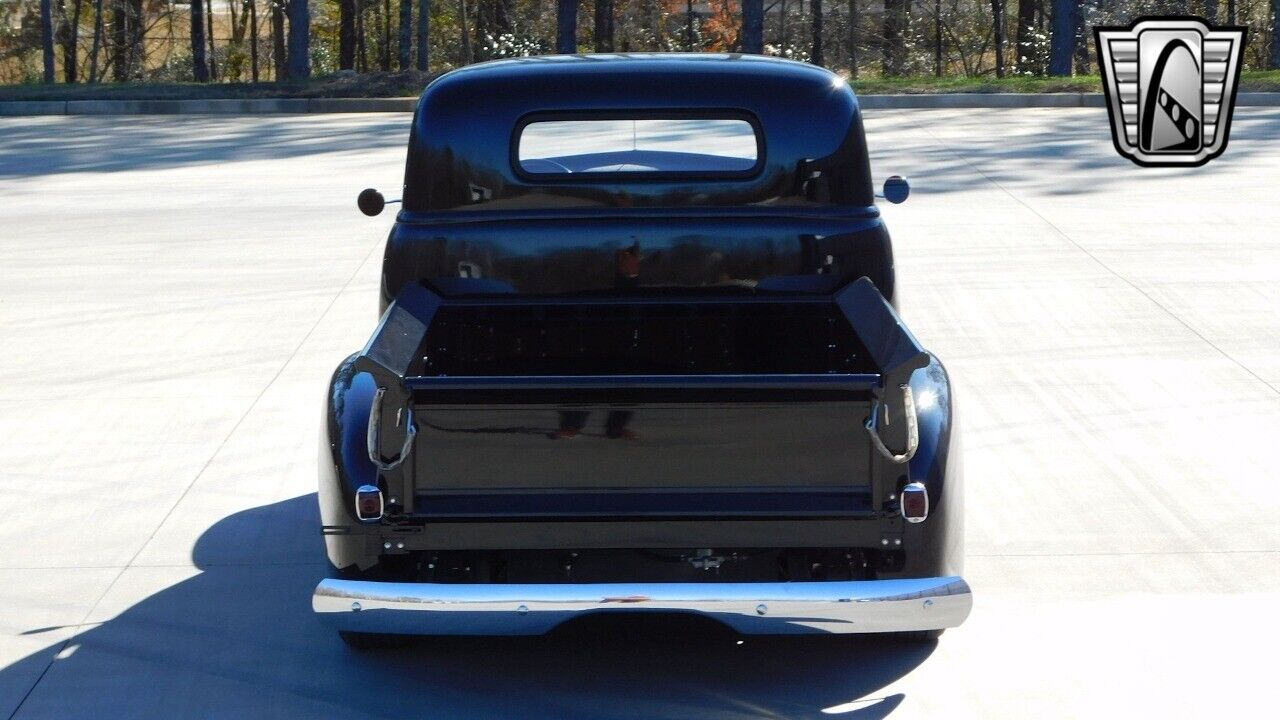 Chevrolet-Other-Pickups-1952-Black-Brown-2-6