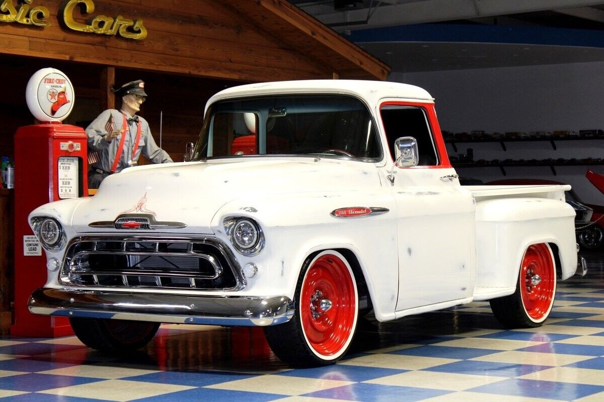 Chevrolet-Other-Pickups-1957-White-Black-0-2