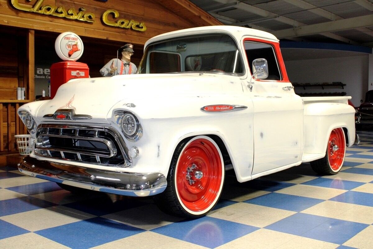 Chevrolet-Other-Pickups-1957-White-Black-0-4