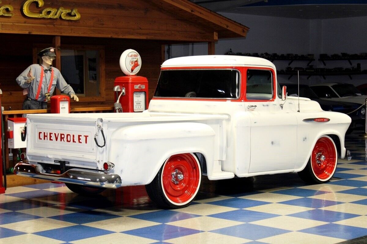 Chevrolet-Other-Pickups-1957-White-Black-0-9