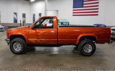 Chevrolet-Other-Pickups-1988-Orange-Black-205833-2