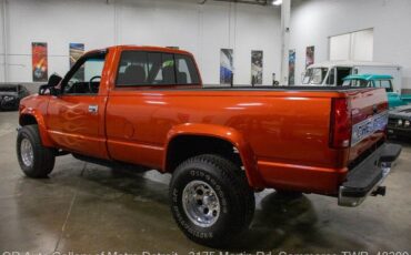 Chevrolet-Other-Pickups-1988-Orange-Black-205833-3