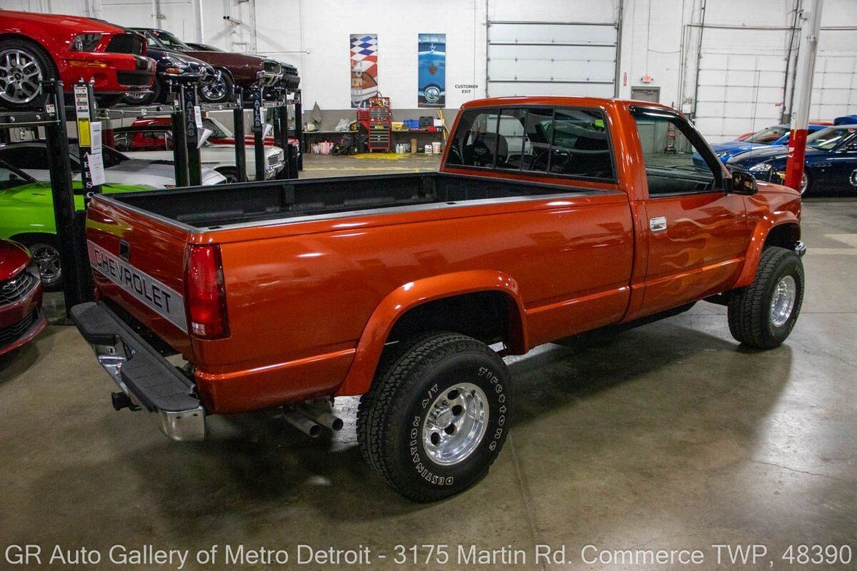 Chevrolet-Other-Pickups-1988-Orange-Black-205833-5