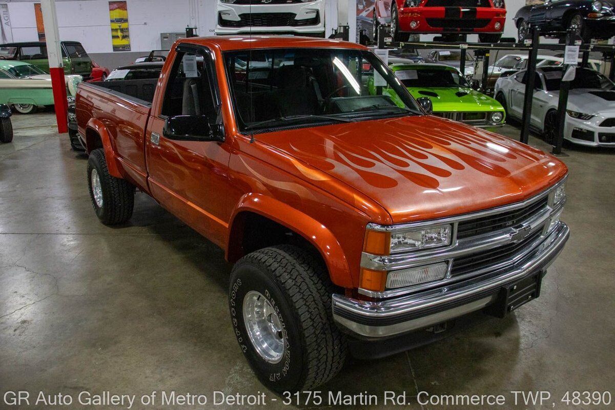 Chevrolet-Other-Pickups-1988-Orange-Black-205833-7