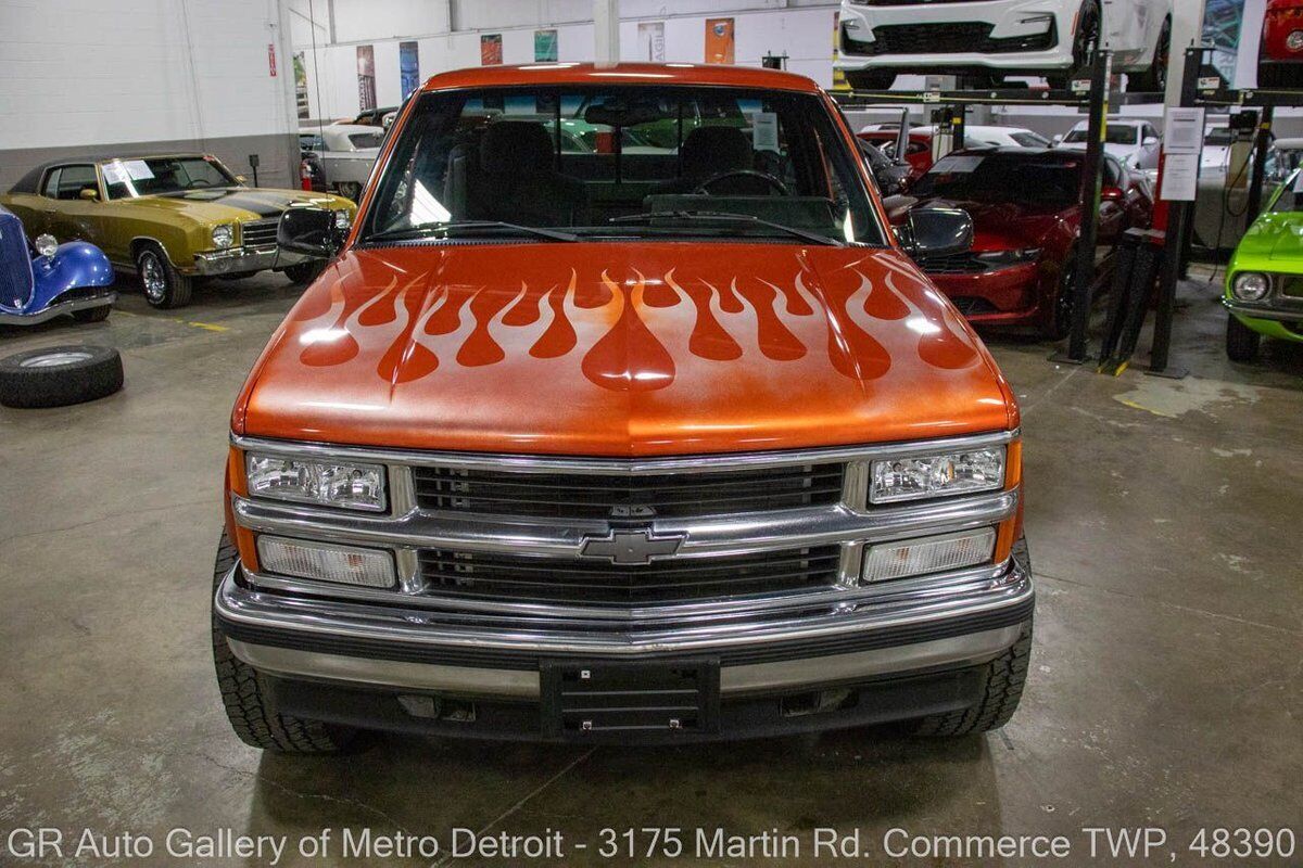 Chevrolet-Other-Pickups-1988-Orange-Black-205833-9