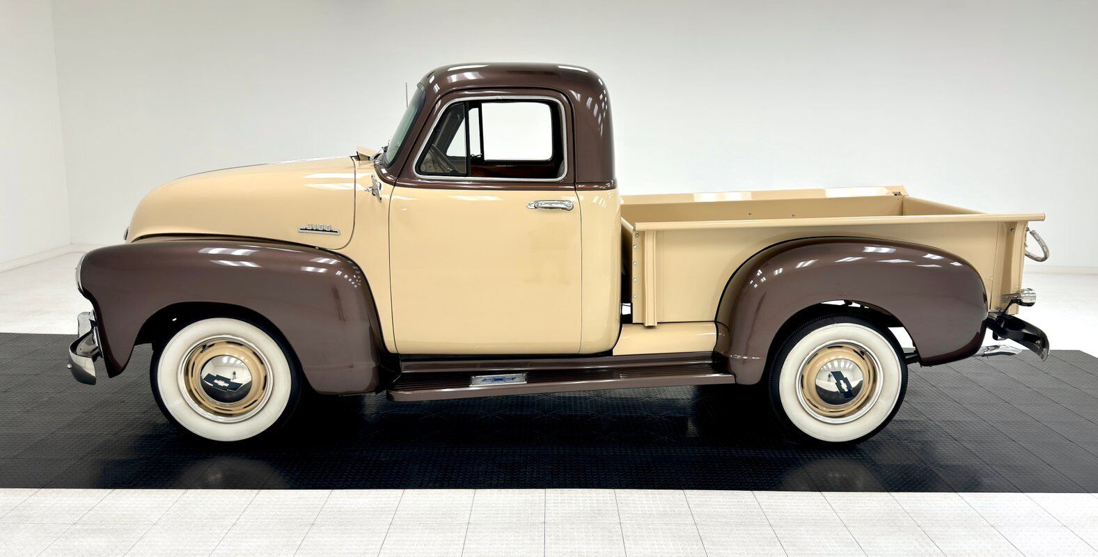 Chevrolet-Other-Pickups-Pickup-1954-Brown-Brown-72918-1