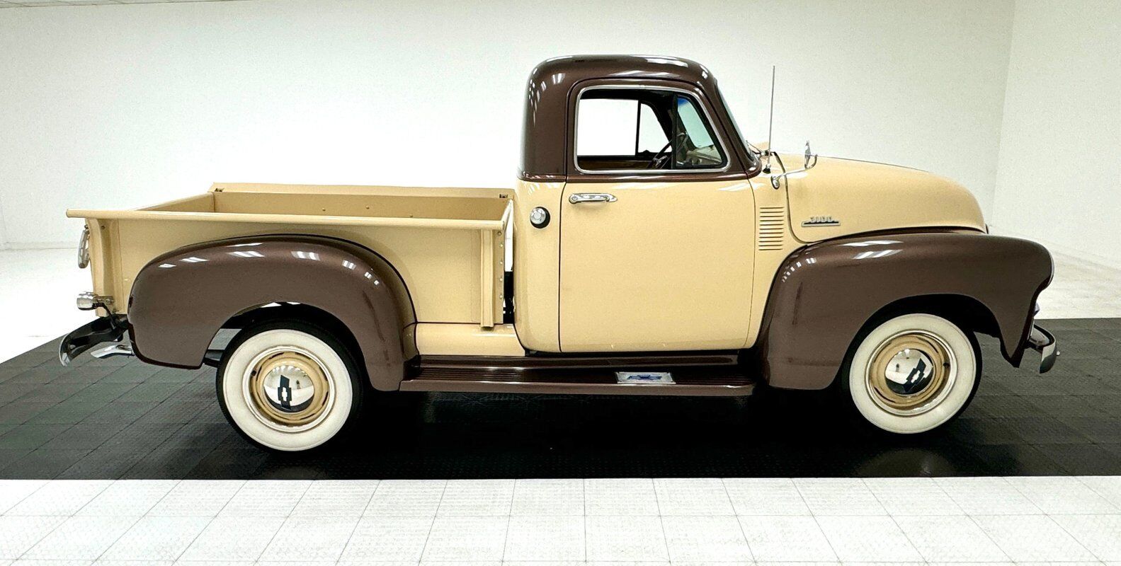 Chevrolet-Other-Pickups-Pickup-1954-Brown-Brown-72918-5