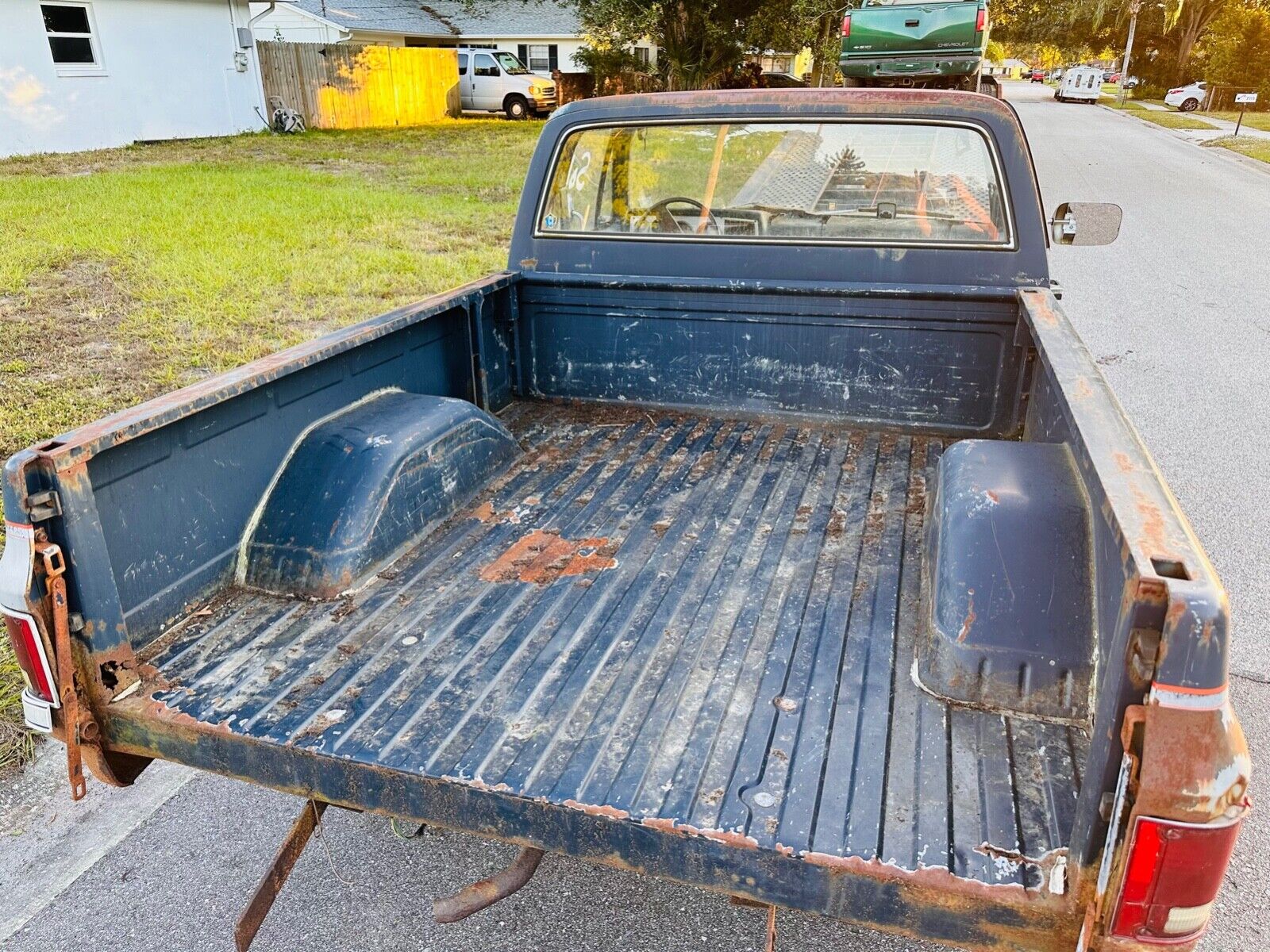 Chevrolet-Other-Pickups-Pickup-1983-Blue-Blue-5238-7