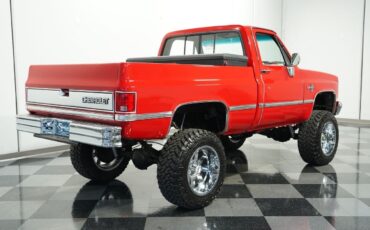 Chevrolet-Other-Pickups-Pickup-1984-Red-Black-56321-11