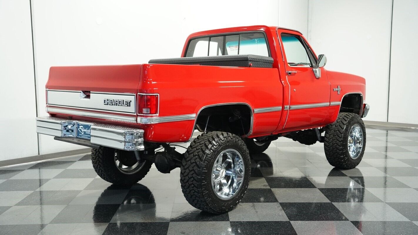 Chevrolet-Other-Pickups-Pickup-1984-Red-Black-56321-11