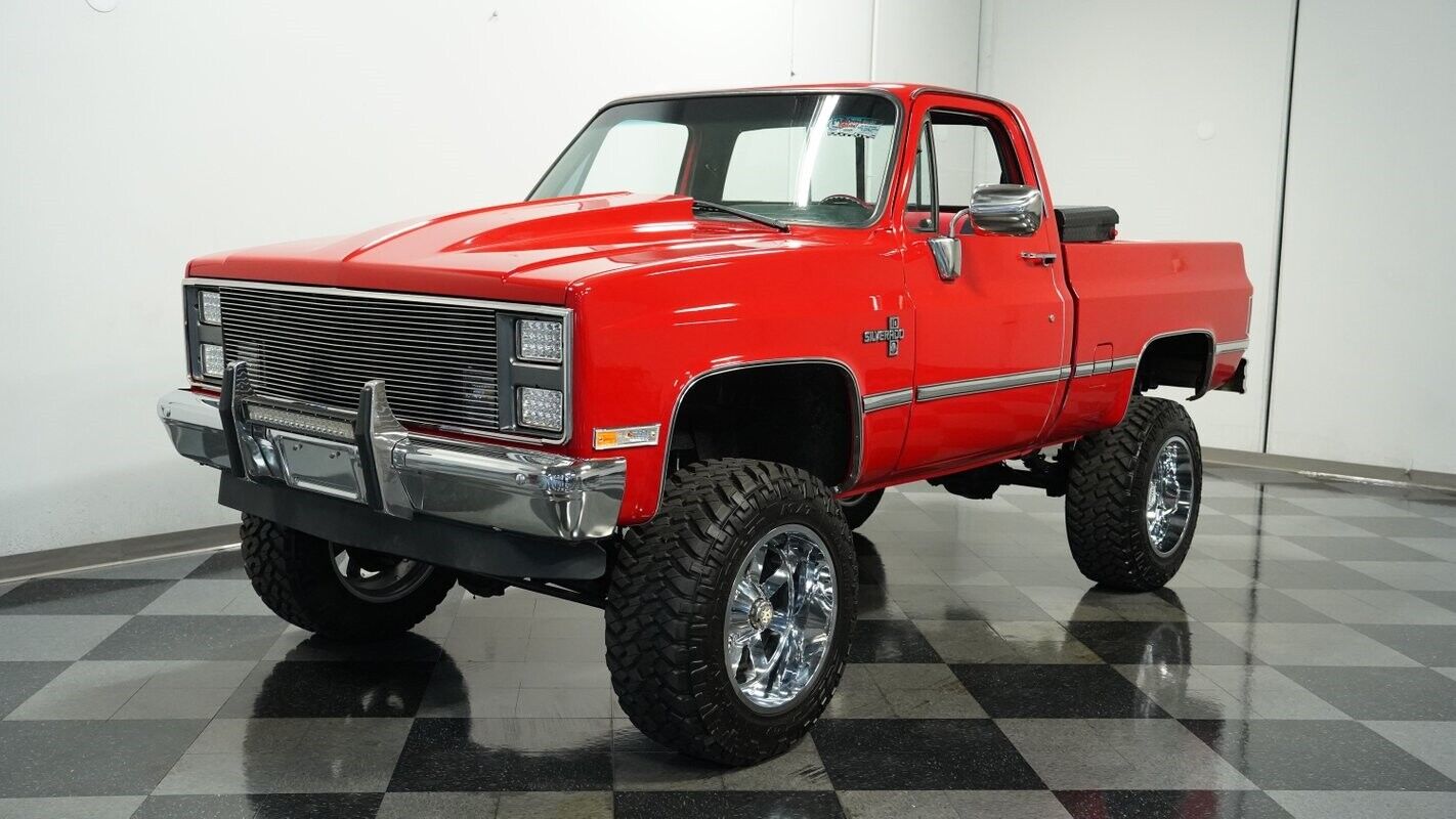 Chevrolet-Other-Pickups-Pickup-1984-Red-Black-56321-5