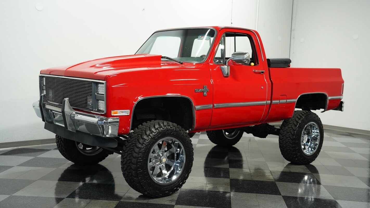 Chevrolet-Other-Pickups-Pickup-1984-Red-Black-56321-6