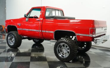 Chevrolet-Other-Pickups-Pickup-1984-Red-Black-56321-7