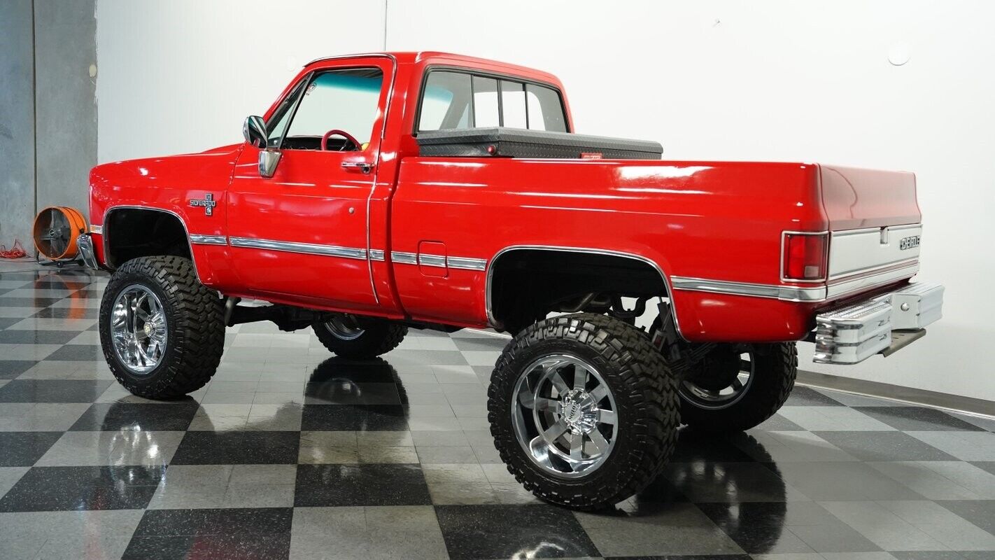 Chevrolet-Other-Pickups-Pickup-1984-Red-Black-56321-7