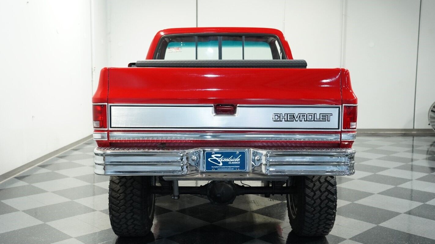 Chevrolet-Other-Pickups-Pickup-1984-Red-Black-56321-9