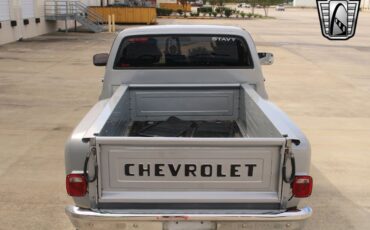 Chevrolet-Other-Pickups-Pickup-1985-Gray-Black-123942-4