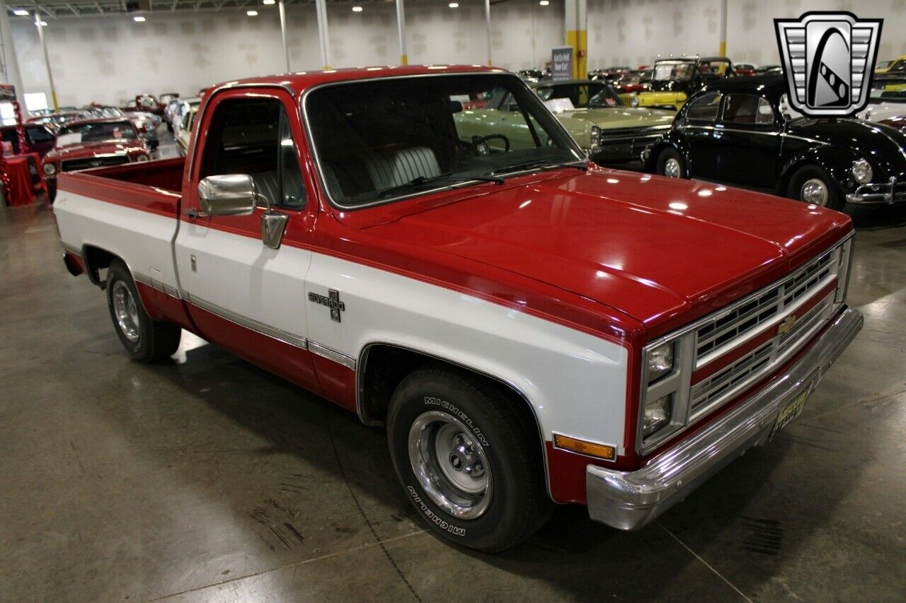 Chevrolet-Other-Pickups-Pickup-1986-Red-Black-111544-3