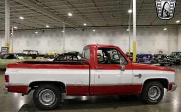 Chevrolet-Other-Pickups-Pickup-1986-Red-Black-111544-7