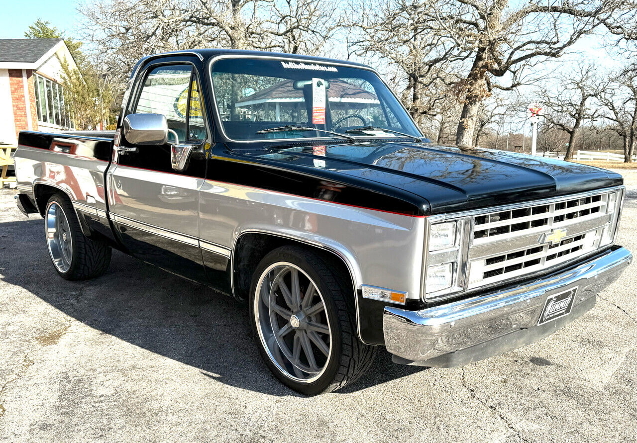 Chevrolet-Other-Pickups-Pickup-1987-Black-Black-147020-1