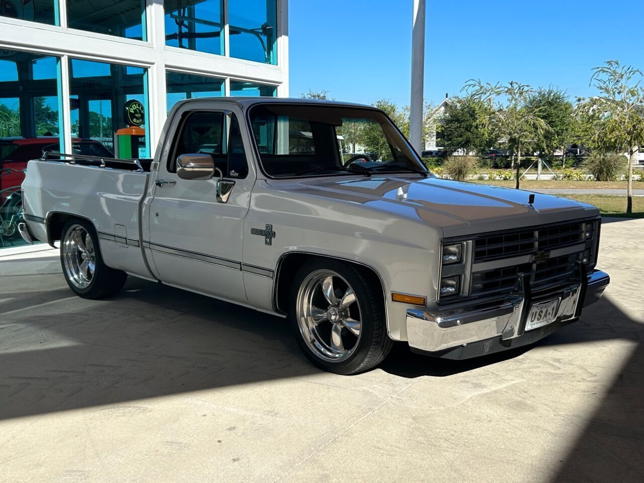 Chevrolet-Other-Pickups-Pickup-1987-White-Red-123149-2