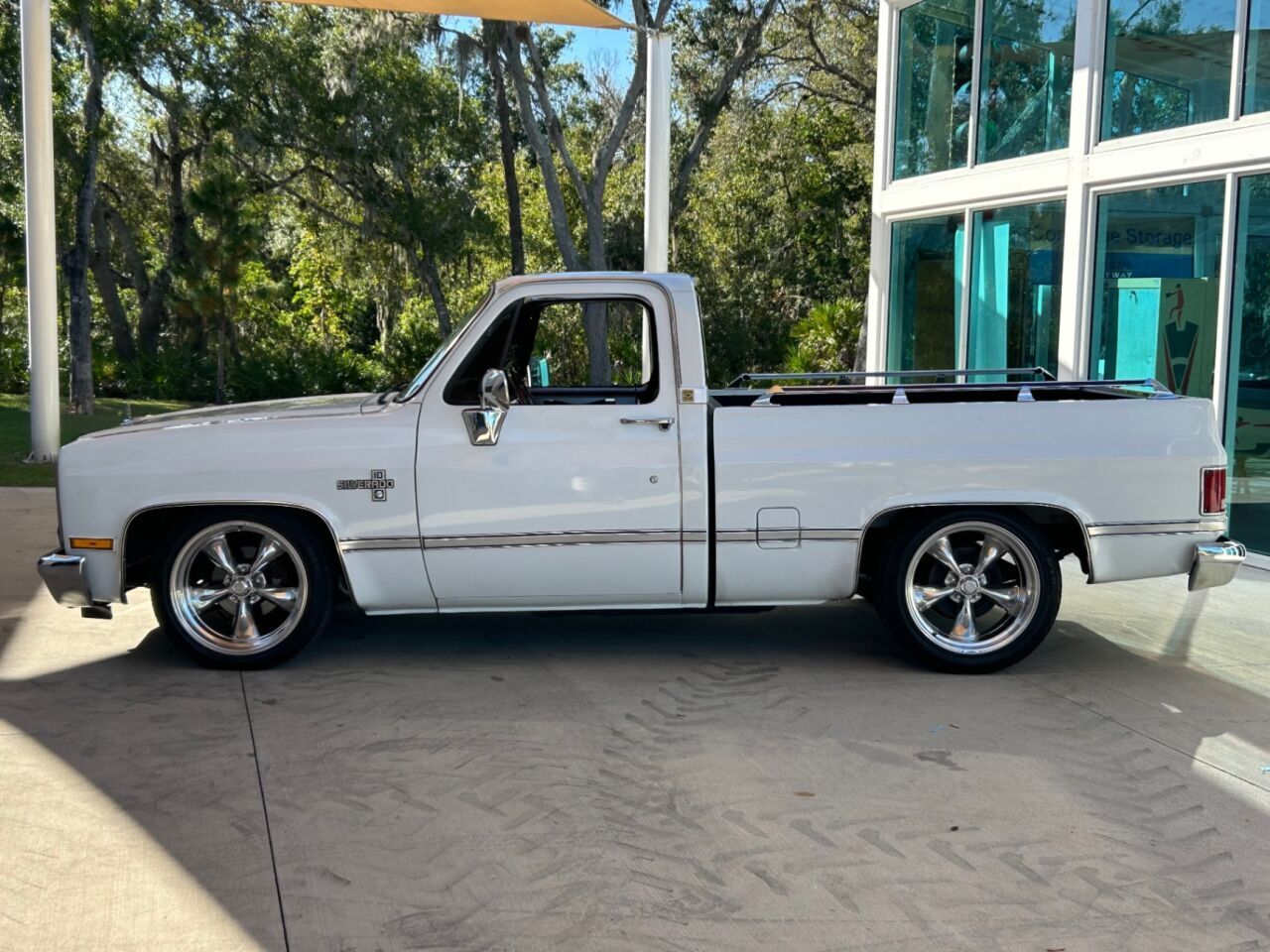 Chevrolet-Other-Pickups-Pickup-1987-White-Red-123149-7