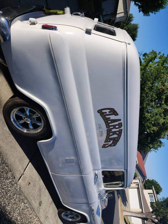 Chevrolet-Panel-truck-1956-white-1609