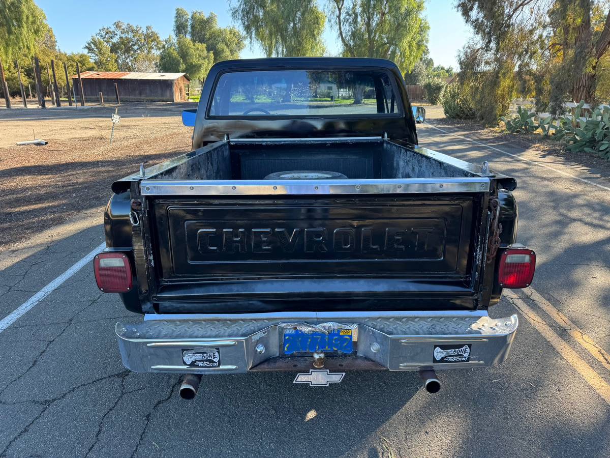 Chevrolet-Pickup-c10-shortbox-1985-black-159325-7