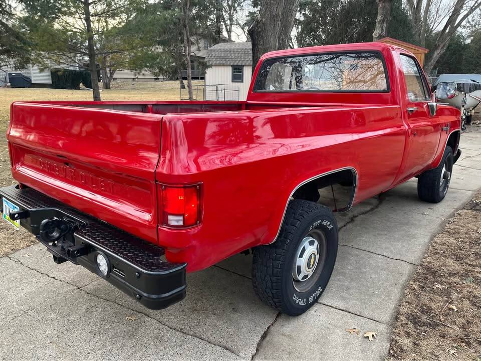 Chevrolet-Pickup-diesel-1985-red-205996-5